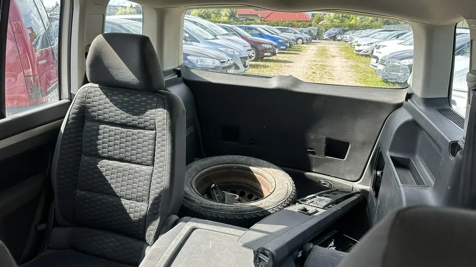 VOLKSWAGEN Touran -