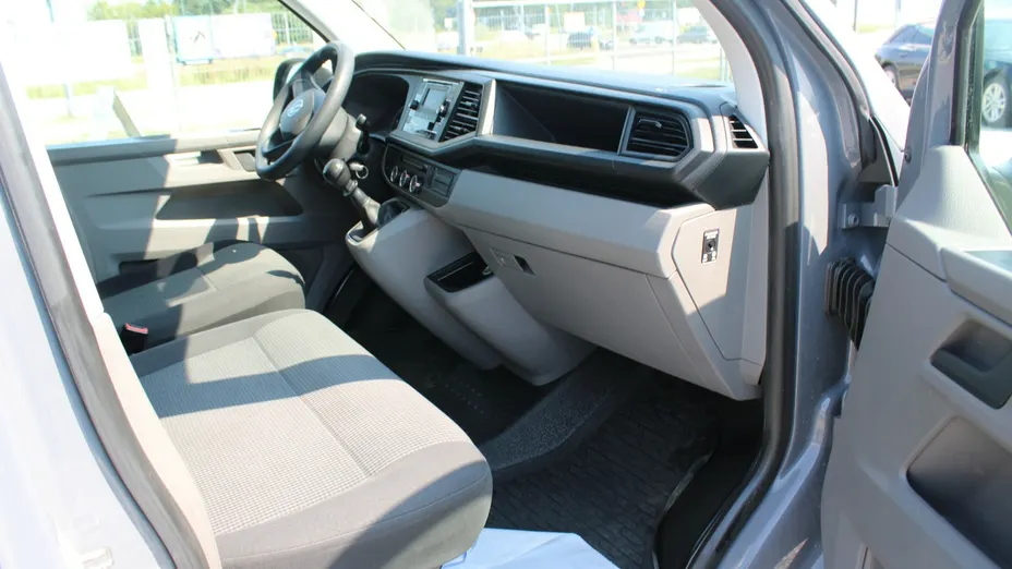 VOLKSWAGEN Transporter -
