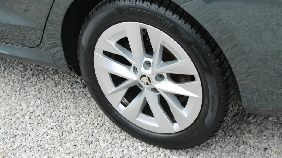 SKODA Octavia -