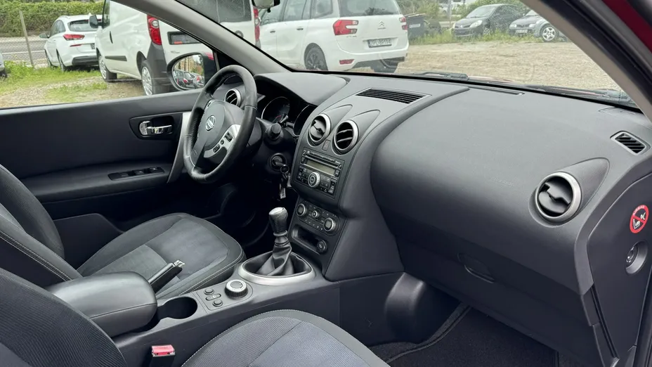 NISSAN Qashqai -