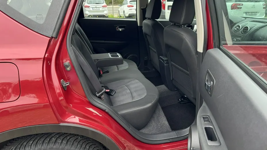 NISSAN Qashqai -
