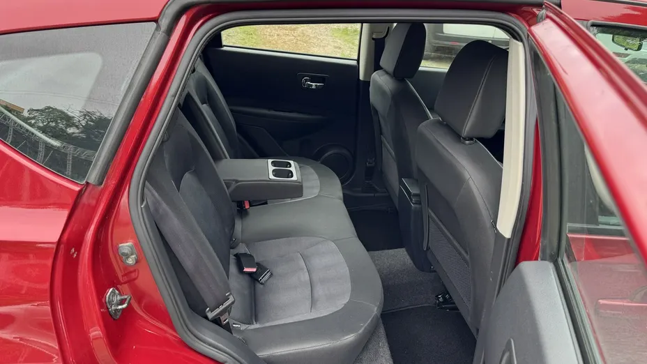 NISSAN Qashqai -