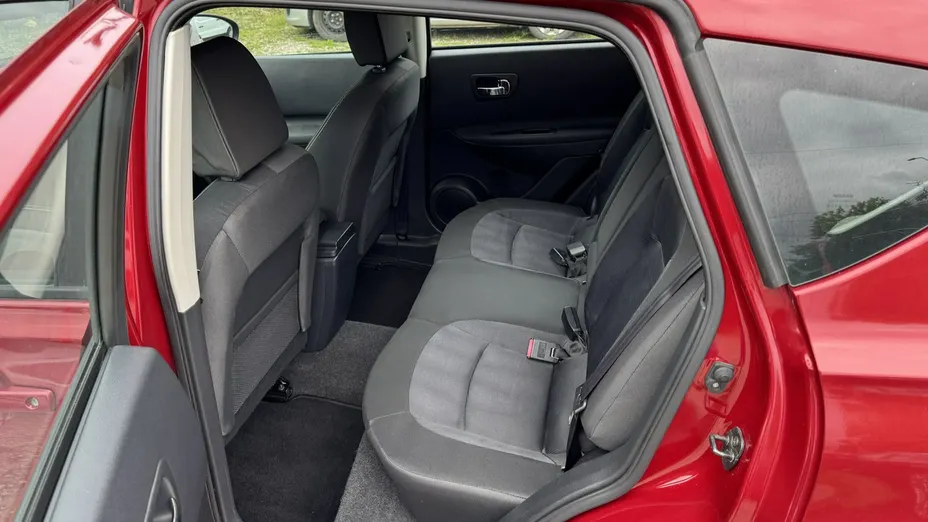 NISSAN Qashqai -