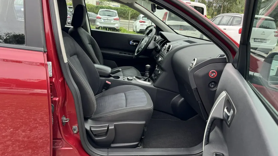 NISSAN Qashqai -