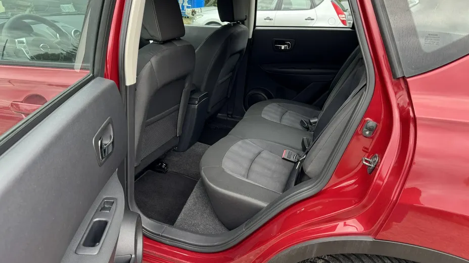 NISSAN Qashqai -