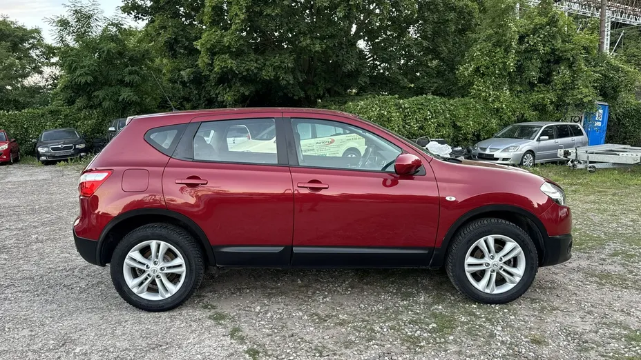 NISSAN Qashqai -