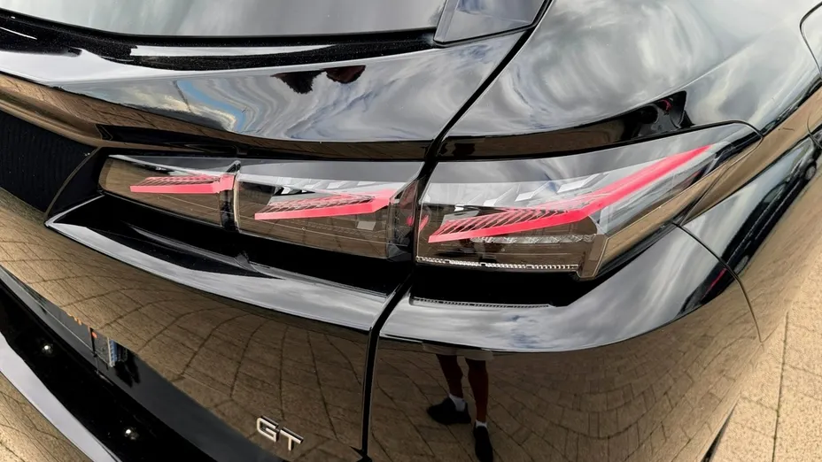 PEUGEOT 308 -