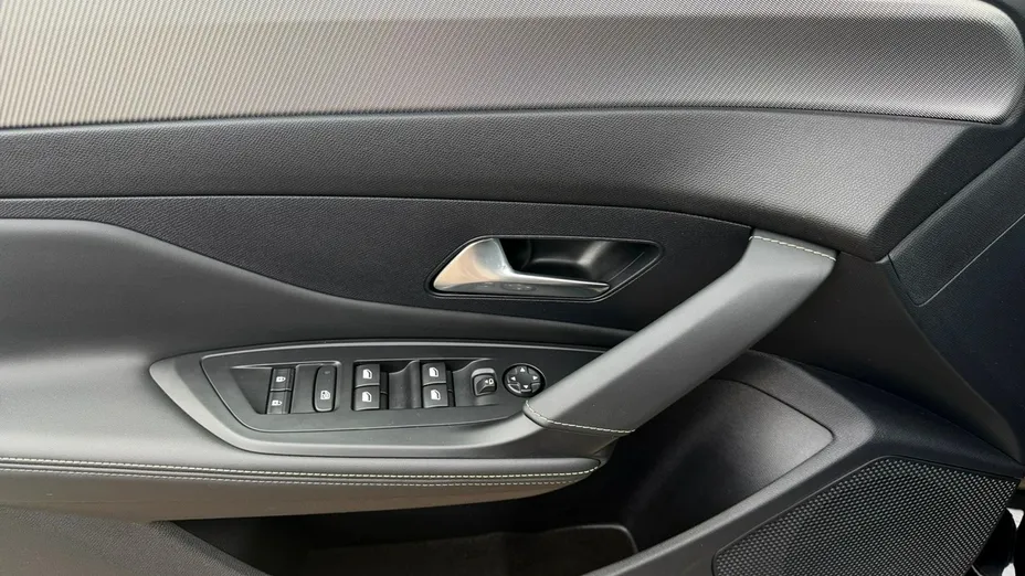 PEUGEOT 308 -