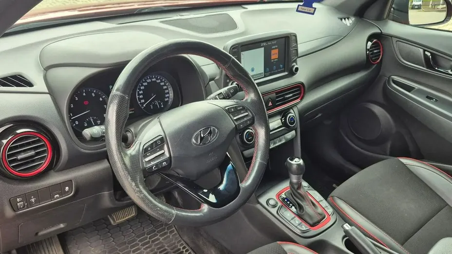 HYUNDAI Kona -