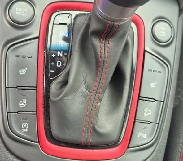 HYUNDAI Kona -