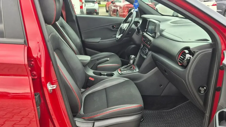HYUNDAI Kona -
