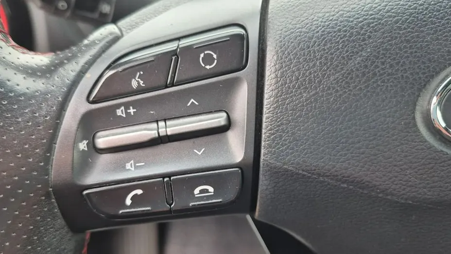 HYUNDAI Kona -