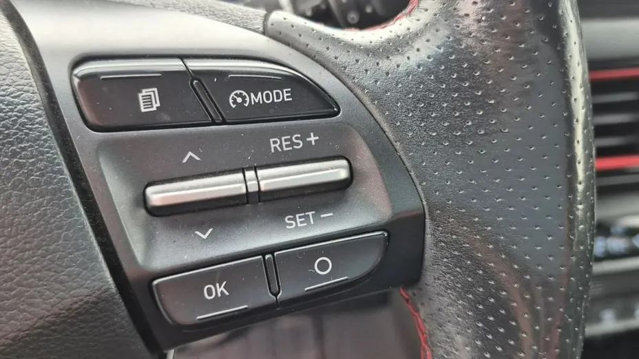 HYUNDAI Kona -