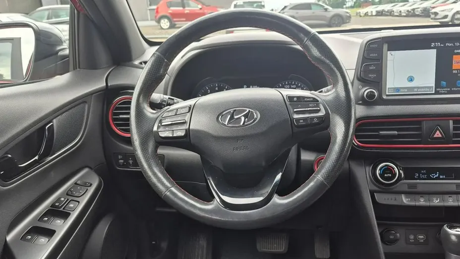 HYUNDAI Kona -