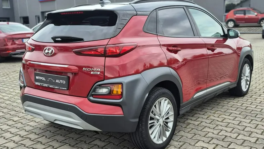 HYUNDAI Kona -