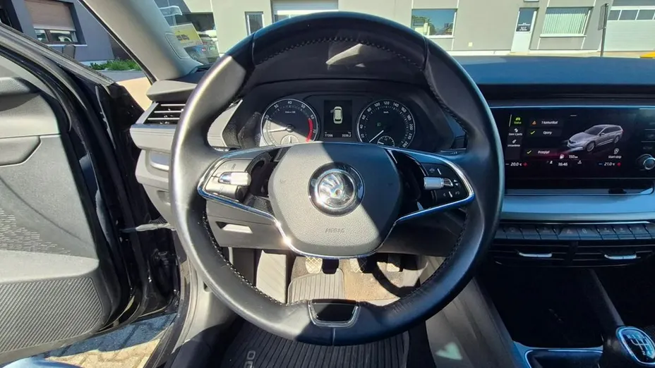 SKODA Octavia -