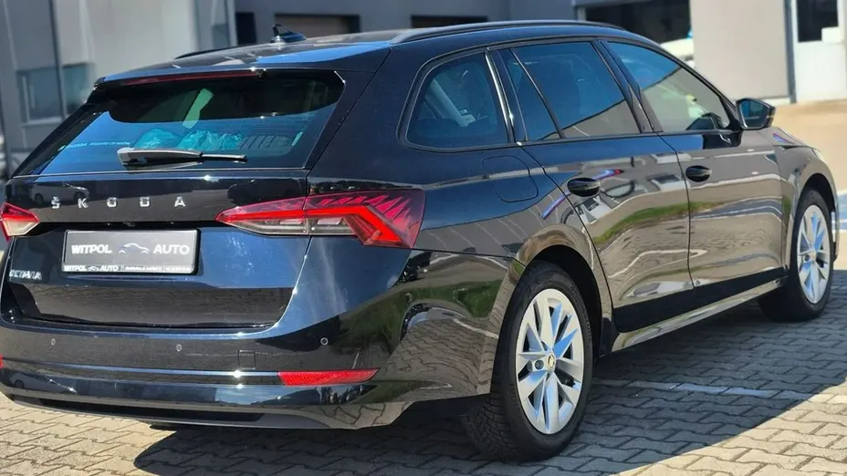 SKODA Octavia -