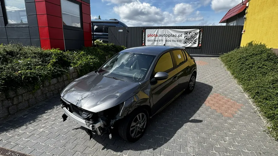 PEUGEOT 208 -