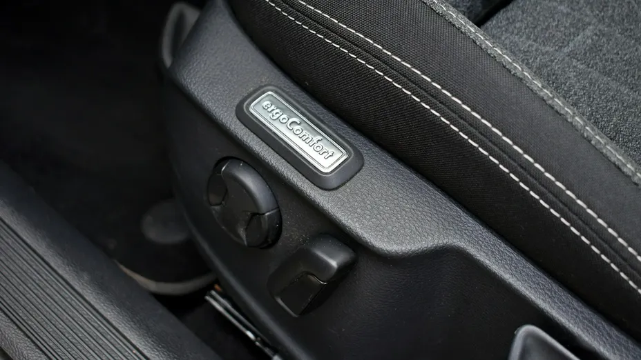 VOLKSWAGEN Passat -