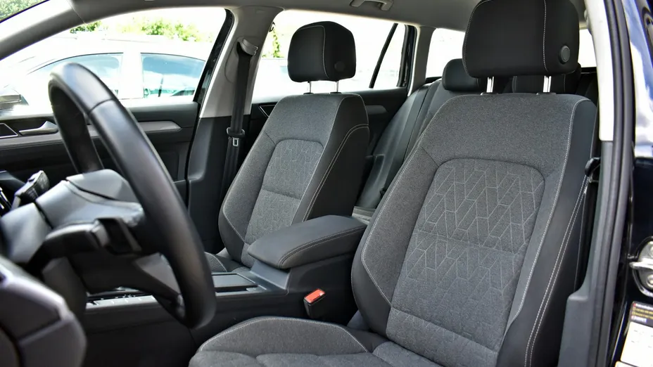 VOLKSWAGEN Passat -