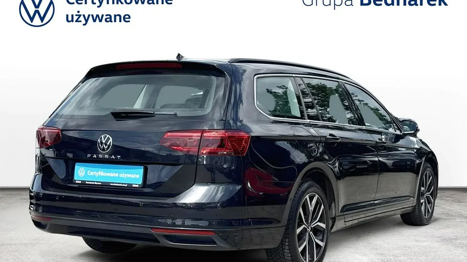 VOLKSWAGEN Passat -