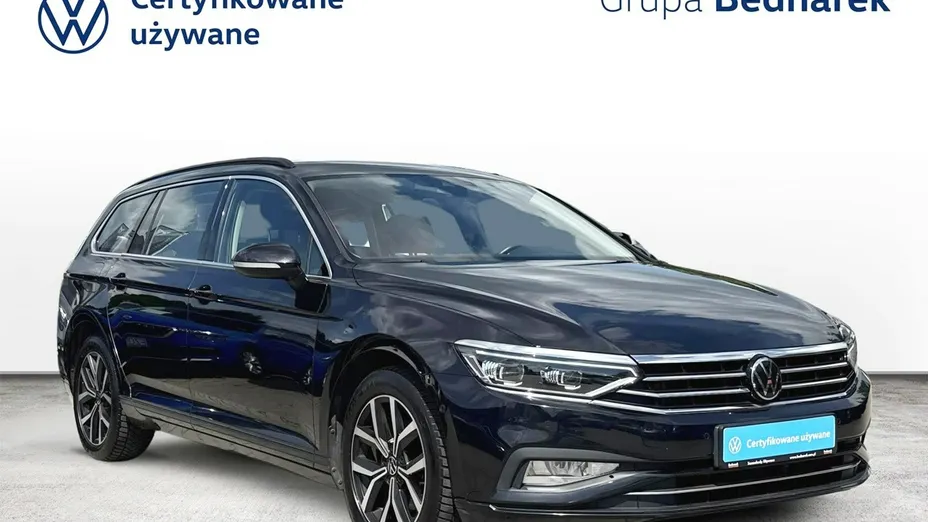 VOLKSWAGEN Passat -
