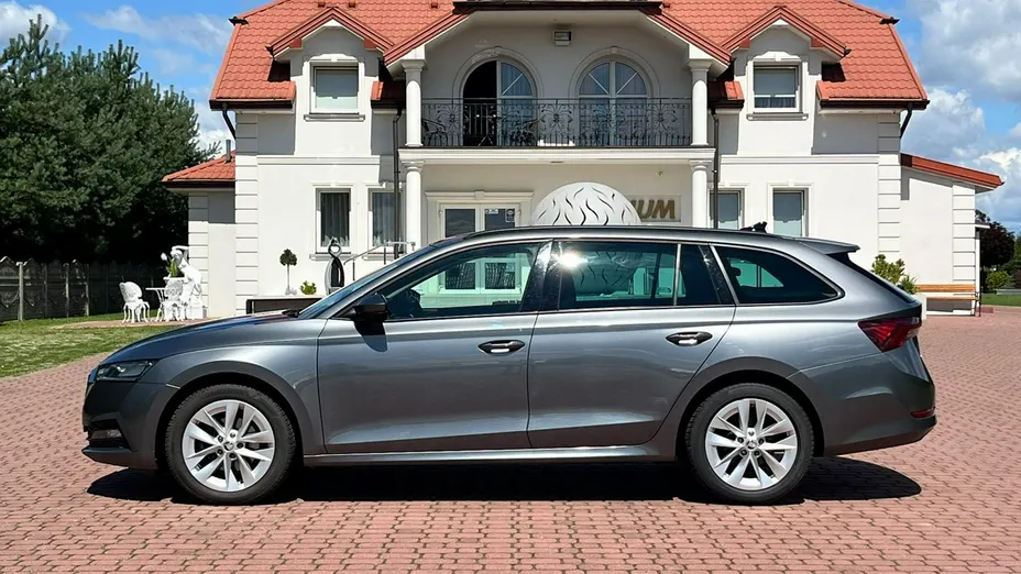 SKODA Octavia -