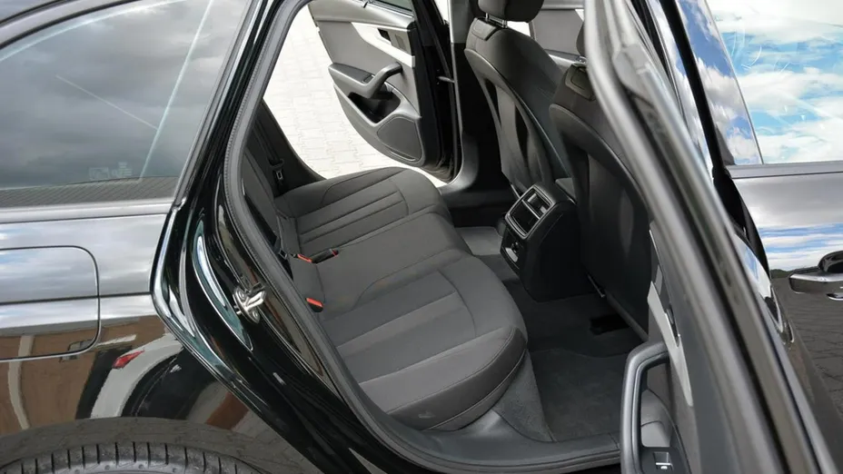 AUDI A4 -
