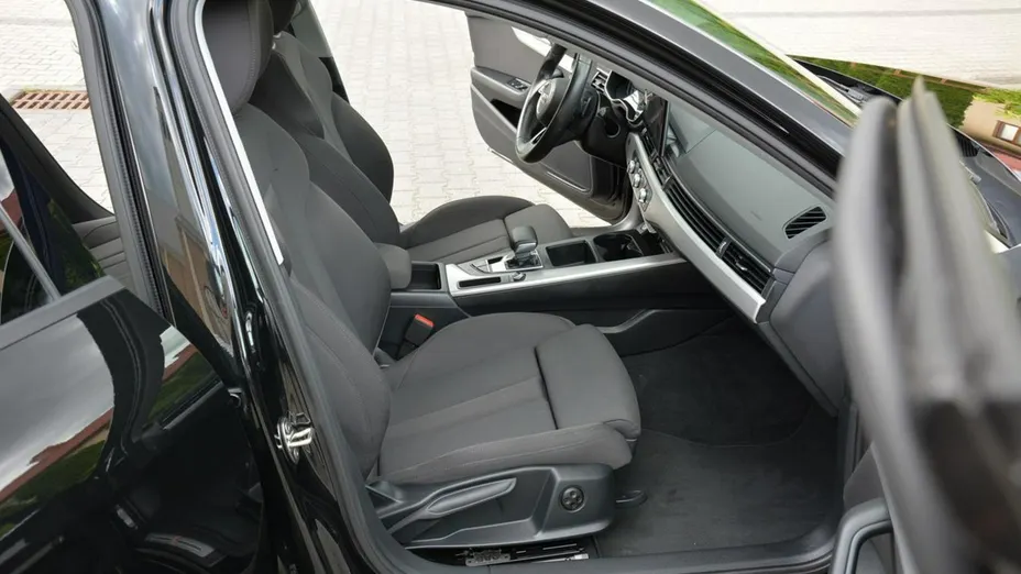 AUDI A4 -