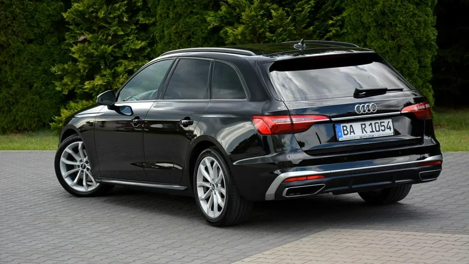 AUDI A4 -