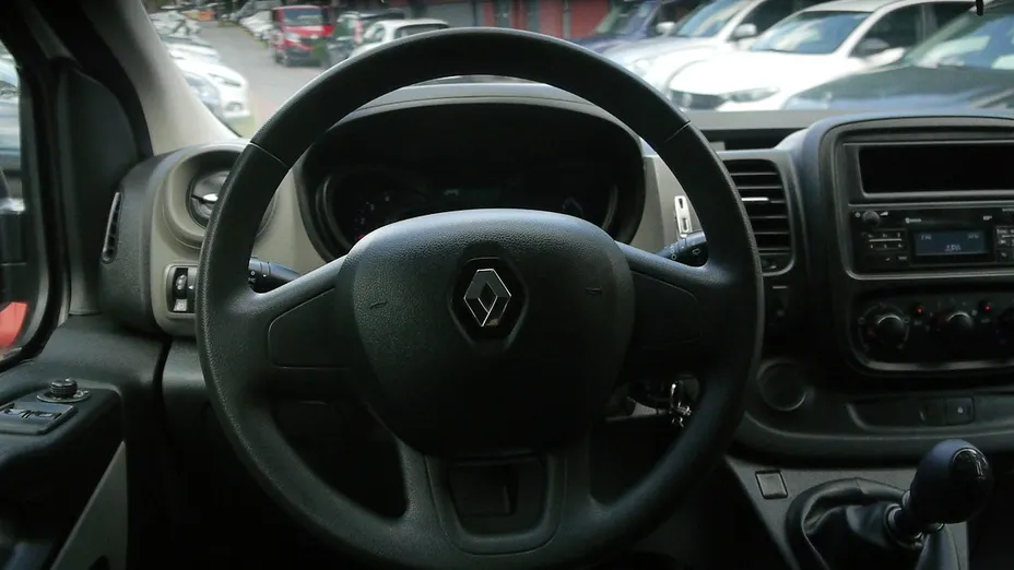 RENAULT Trafic -