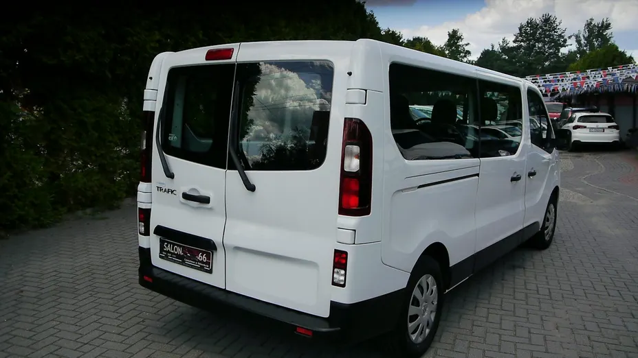 RENAULT Trafic -