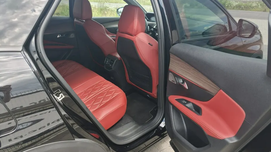 PEUGEOT 3008 -