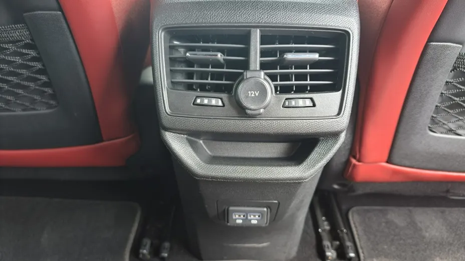 PEUGEOT 3008 -