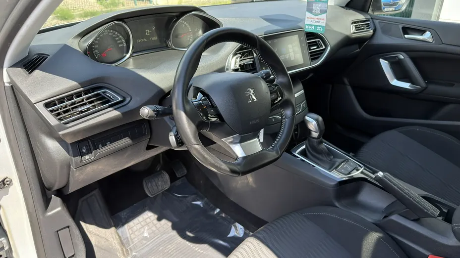 PEUGEOT 308 -
