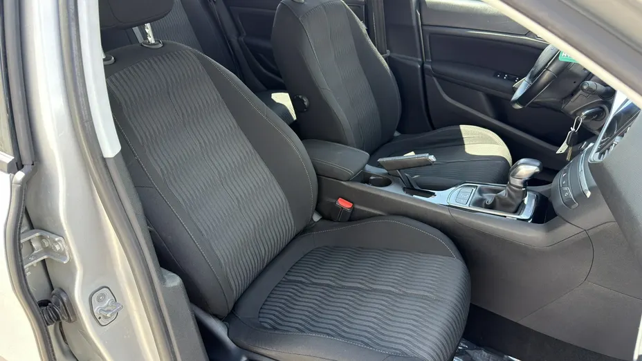 PEUGEOT 308 -