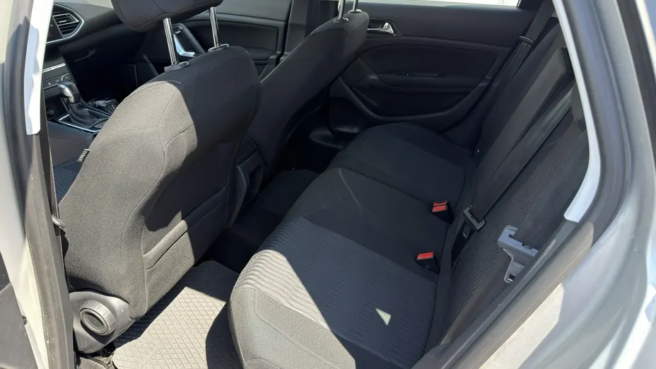 PEUGEOT 308 -