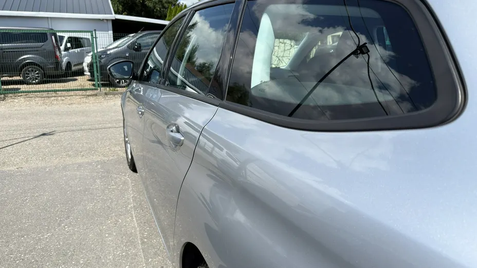 PEUGEOT 308 -