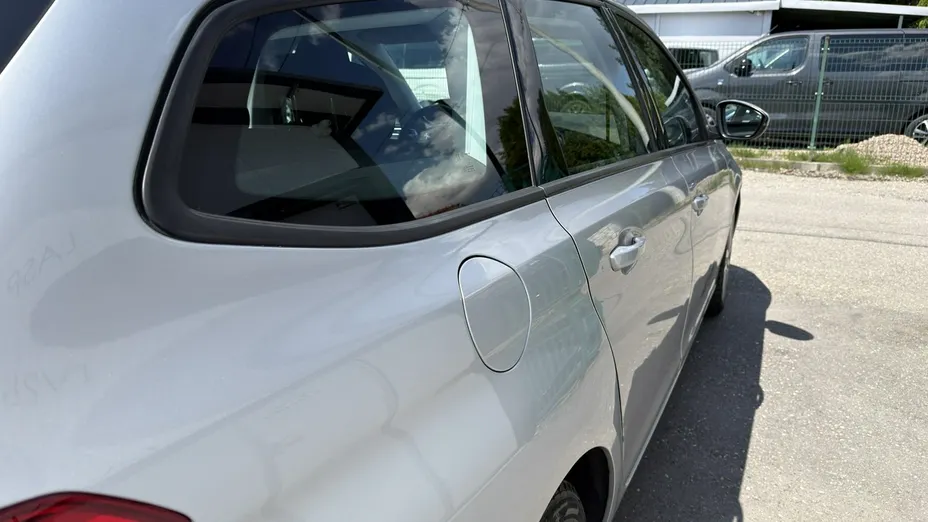 PEUGEOT 308 -