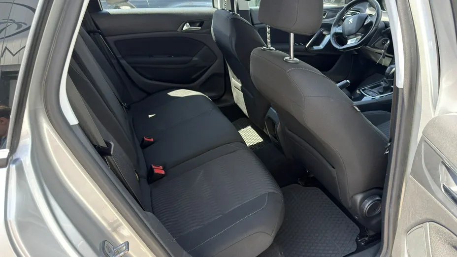 PEUGEOT 308 -