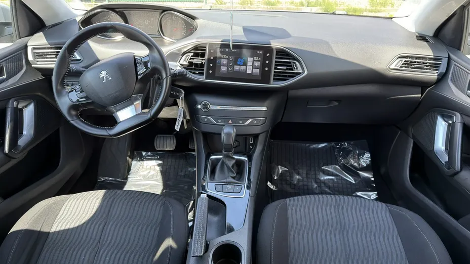 PEUGEOT 308 -