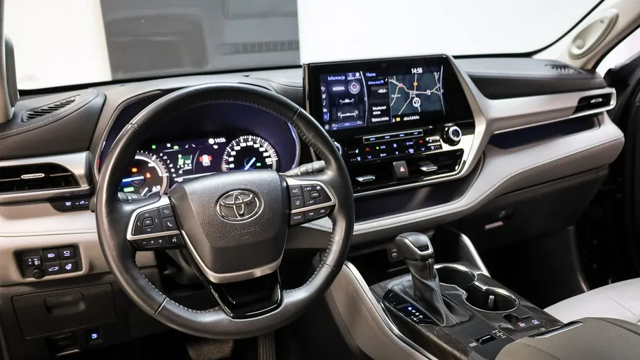 TOYOTA Highlander -