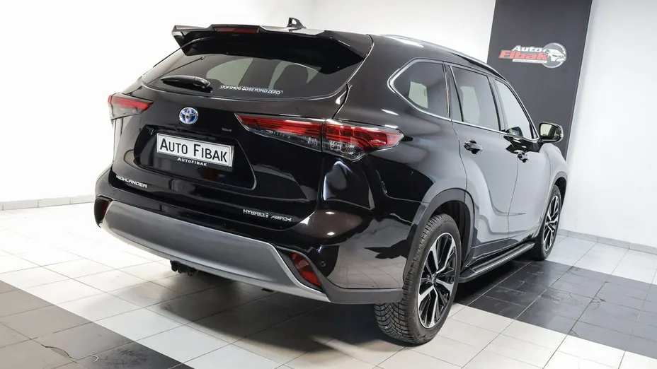 TOYOTA Highlander -