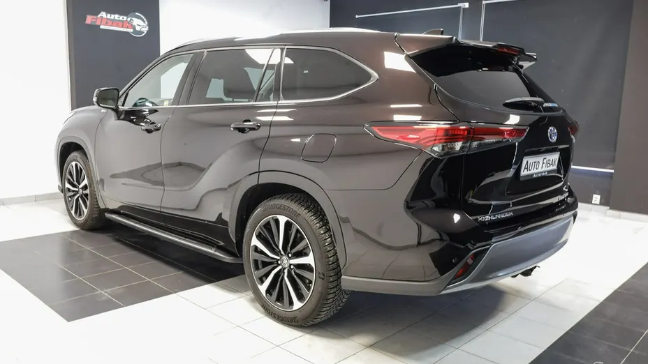 TOYOTA Highlander -