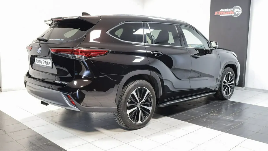 TOYOTA Highlander -