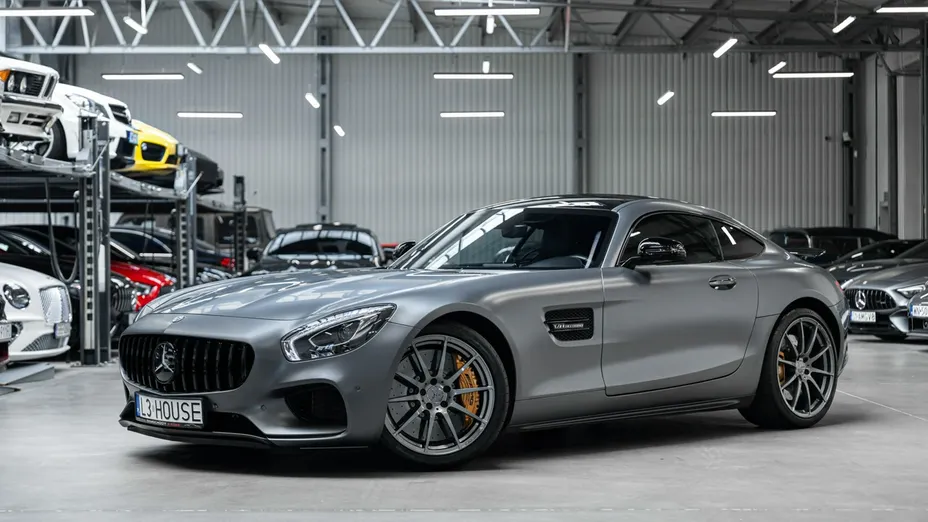 MERCEDES-BENZ AMG GT -
