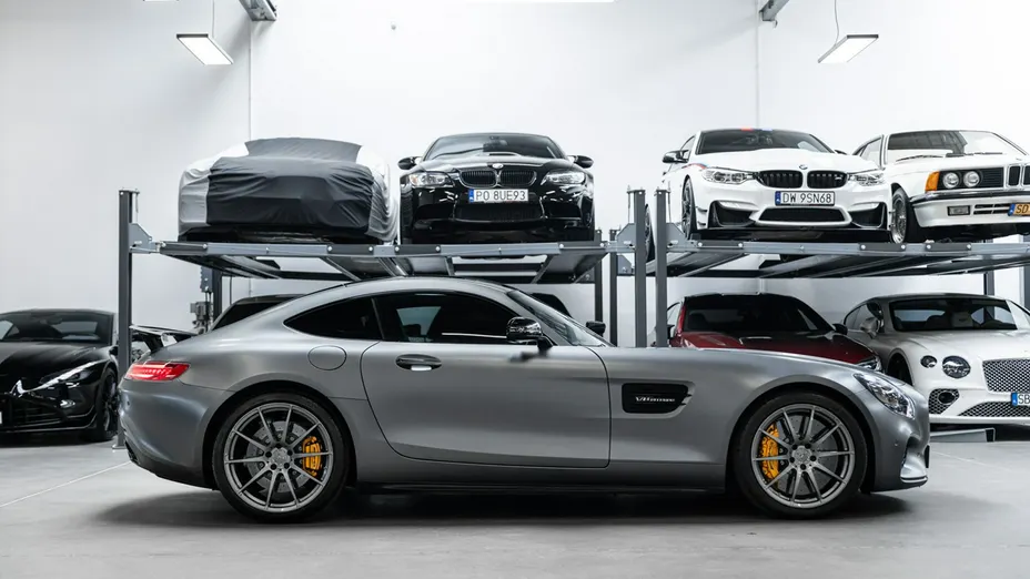 MERCEDES-BENZ AMG GT -