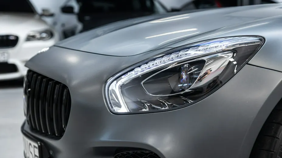 MERCEDES-BENZ AMG GT -