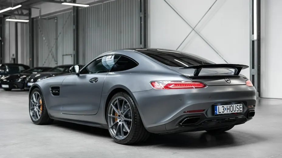 MERCEDES-BENZ AMG GT -