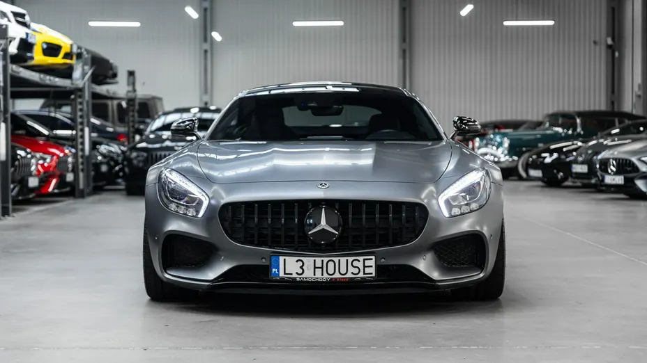 MERCEDES-BENZ AMG GT -